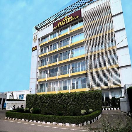 Hotel Citi Inn Grande Zirakpur Kültér fotó