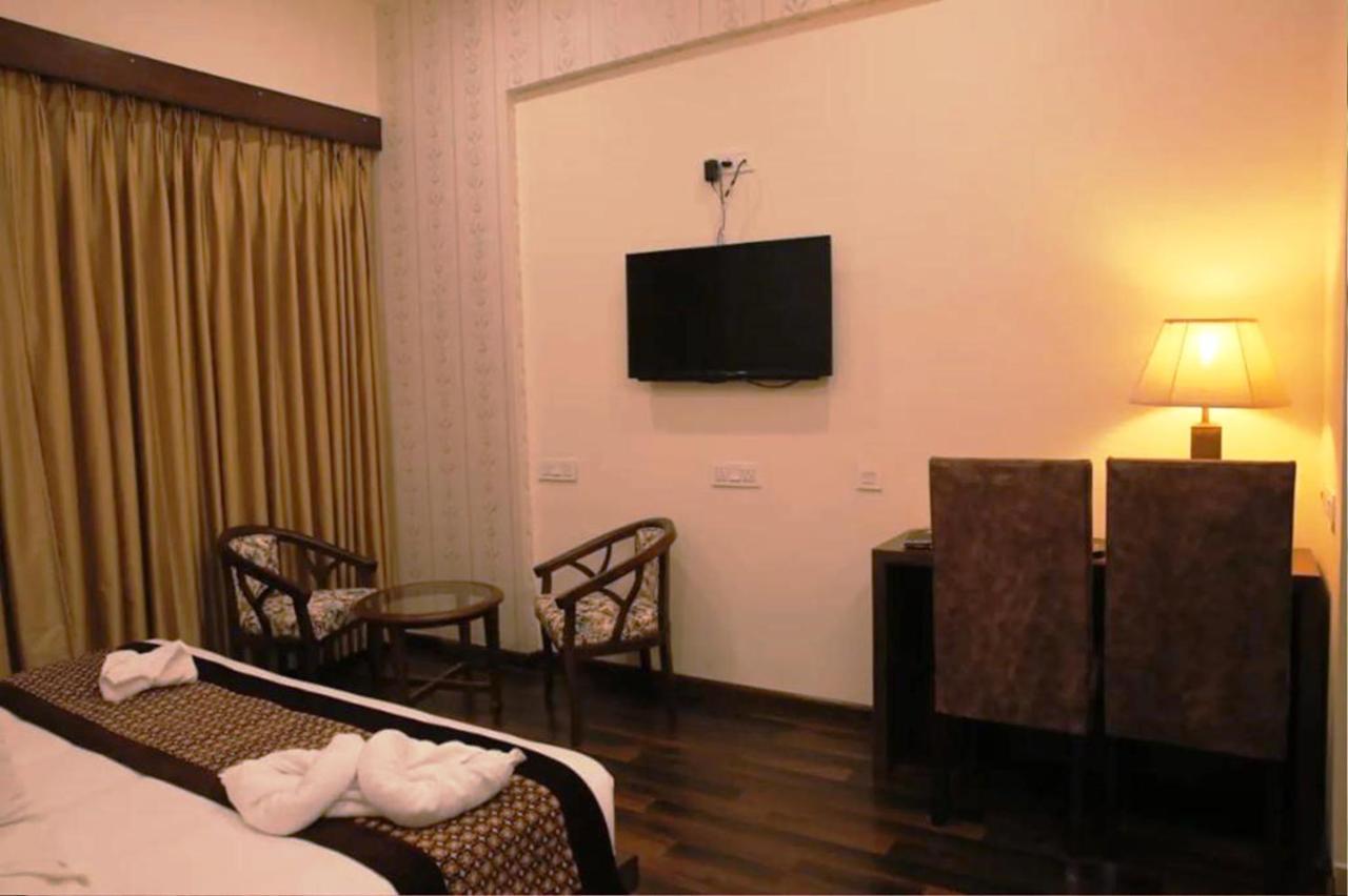 Hotel Citi Inn Grande Zirakpur Kültér fotó