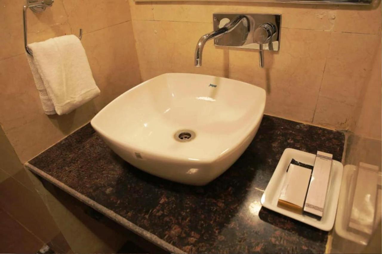 Hotel Citi Inn Grande Zirakpur Kültér fotó
