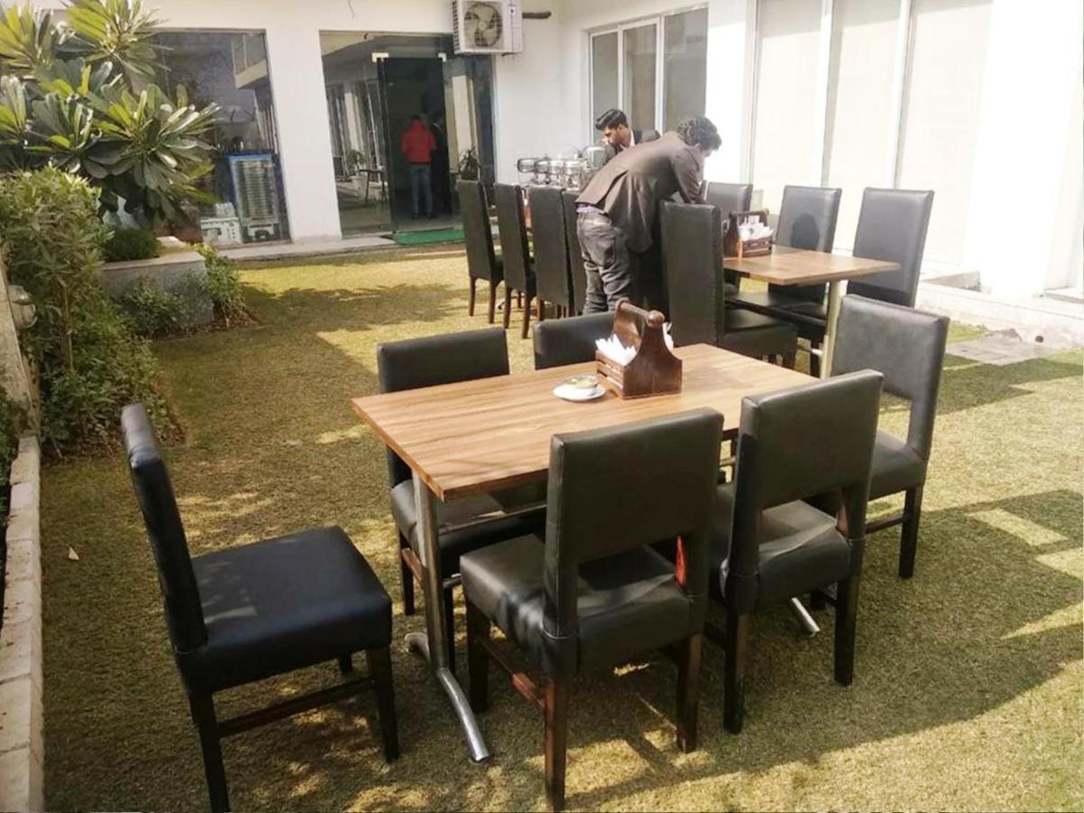 Hotel Citi Inn Grande Zirakpur Kültér fotó