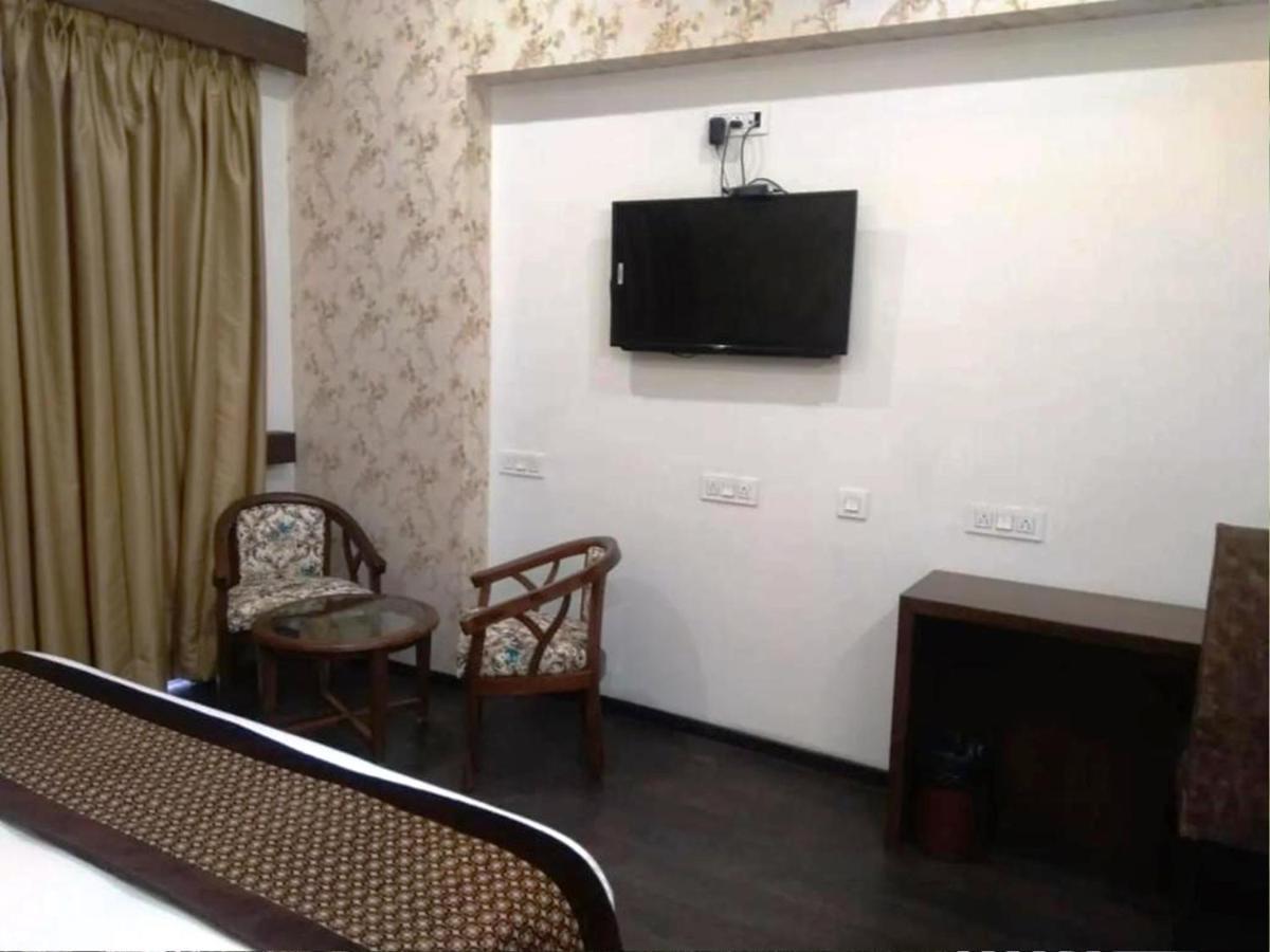 Hotel Citi Inn Grande Zirakpur Kültér fotó