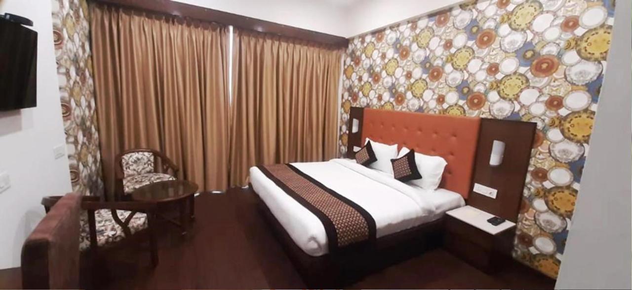 Hotel Citi Inn Grande Zirakpur Kültér fotó